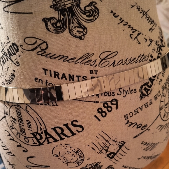 Vintage Silver Belt. Size Medium, Great Condition. - Picture 2 of 5